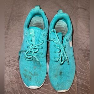 Size 8 Nikes light weight